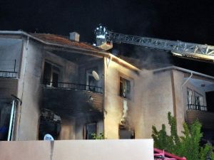 Doğalgazı Açarak İntihar Etmek İstedi Evini Patlattı