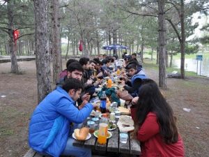 Metalürji Ve Malzeme Mühendisliği Bölüm Öğrencileri Piknikte Buluştu