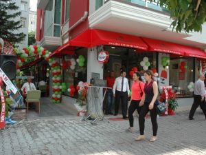 Fıstıkzade Baklavalarının 9. Şubesi Adana’da Açıldı