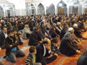 Miraç Kandili Gecesine Van’da Camiler Doldu Taştı