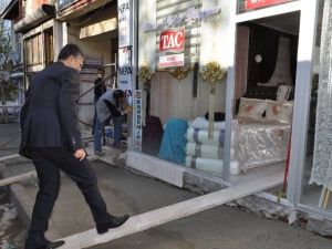 MHP’li Aydın Ve Kaya BAT Pazarı Esnafıyla Bir Araya Geldi