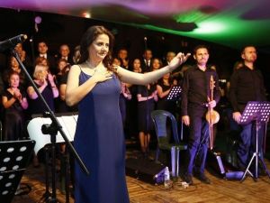 Konak’ta Türk Halk Müziği Konseri Mest Etti