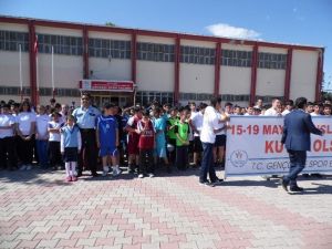 Gölbaşıda Gençlik Yürüyüşü Yapıldı