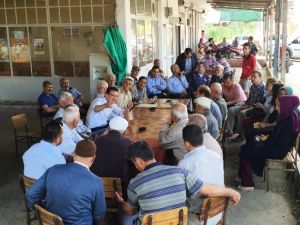 AK Parti Adayı Uslu, Çocuk Yıllarının Geçtiği Mahallede Dostlarıyla Buluştu