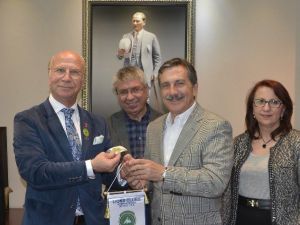 Yaşam Köyü’ne Destekler Sürüyor