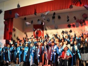 NEÜ Akef’te Mezuniyet Heyecanı