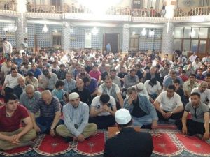 Miraç Kandili’nde Camiler Doldu