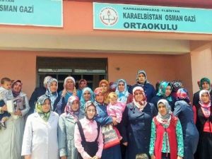 Okuyan Veliler Ödüllendirildi