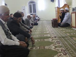 Miraç Kandilinde Müslümanlar Camilere Koştu