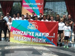 Eğlence Mekanı Uyuşturucuya Karşı Müzikle Savaş Açtı