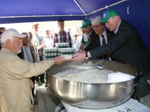 Yunus Emre Ve Ahilik Haftası Kapsamında Pilav Dağıtımı