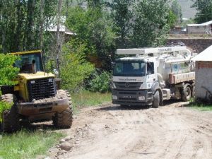 Sel Baskınındaki Evlerin Su Tahliyesi Çalışması Devem Ediyor