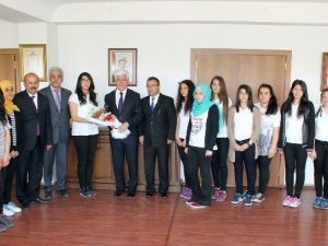 İvriz Sosyal Bilimler Lisesi’nden Vali Koca’ya Ziyaret