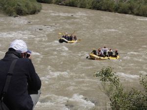 Hakkari Zap Suyunda Rafting Heyecanı