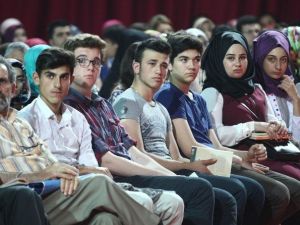 Nuri Pakdil Kocaeli’nde Okurlarıyla Buluştu