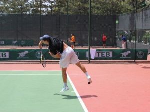 Anadolu Üniversitesi’nde Tenis Heyecanı