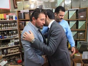 Mavi Marmara’daki Yol Arkadaşının Oğlu İle Kucaklaştı