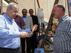 Zeki Çakan Terakki Mahallesi Esnafını Gezdi