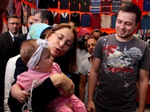 Bakan İslam Sosyete Pazarını Gezdi