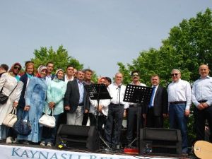 Kaynaşlı’da Uğur Işılak’la Coştular