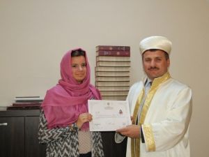 Almanyalı Genç Kız Sakarya’da Müslüman Oldu