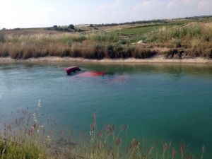 Otomobiliyle Sulama Kanalına Uçtu