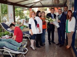 Eczacılardan Kızılay’a Kan Bağışı