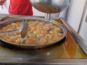 Burhaniyeli Esnaflardan Geleneksel Lokma Hayrı