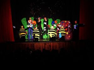 Tınmaz, Çocuklara Hikayelerini Anlattı