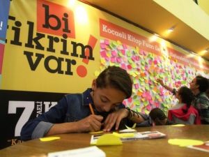 Fuarda Herkes Düşüncesini Yazıyor