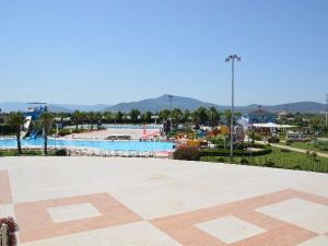 Aquapolis İzmirlileri Bekliyor