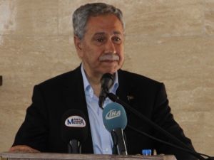 Arınç, Cami Açılışında Duygulandı