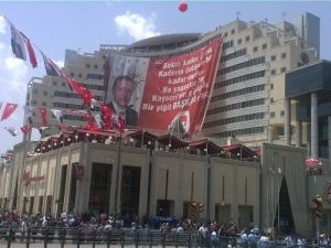 Cumhurbaşkanı İçin Bin Metrekarelik Pankart Hazırladılar