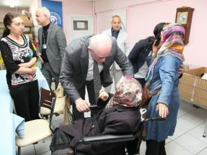 Odunpazarı’ndan Tekerlekli Sandalye Yardımı