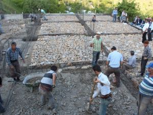 Sason Gürgenli Köyünde İmece Taziye Usulüyle Taziye Evi Yapılıyor
