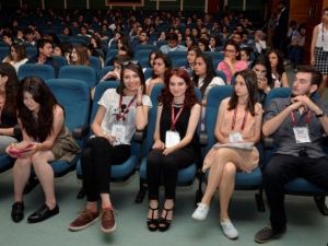 Anadolu Üniversitesi’nde “Gelişim Sende Başlar’15” Semineri
