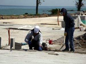 Karasu Sahilinde Çalışmalar Tüm Hızıyla Sürüyor