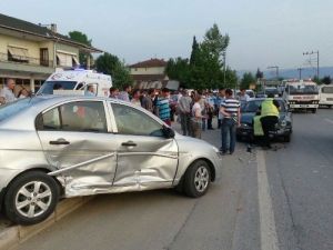 Sakarya’da Trafik Kazası: 3 Yaralı