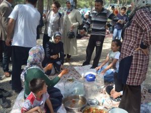 Canan Candemir Çelik Mesire Sofrasına Konuk Oldu