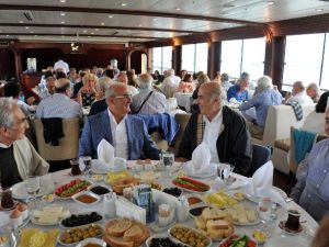 Başkan Yılmaz, 19 Mayıs Lisesi Mezunları İle Bir Araya Geldi