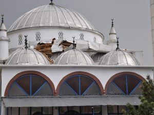 Şiddetli Rüzgar Minareyi Uçurdu