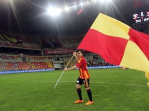 Ptt 1. Lig Şampiyonu Kayserispor Kupasını Kaldırdı