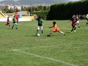 ‘Çocuk Futbol Şenliği’nin Şampiyonu Altınordu