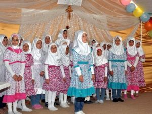 Çadır Kentte Miniklerden İlahi Dinletisi