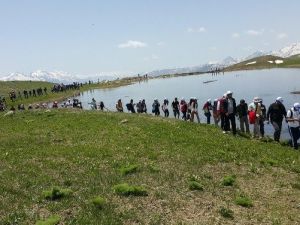 Hakkari Dağlarında Gençlik Yürüyüşü