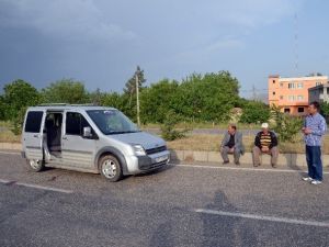 Hafif Ticari Aracın Çarptığı Çocuk Ağır Yaralandı