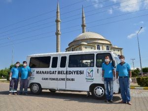 Manavgat Belediyesi Cami Temizleme Ekibi, Çalışmalarını Sürdürüyor