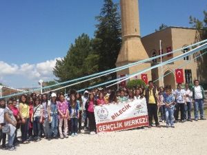 Bilecik Genlik Merkezi’nden Yunus Emre Türbesine Ziyaret