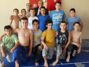 Aslan Seyhanlı Burhaniye’de Şampiyon Yetiştirecek