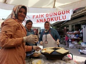 Okulun İhtiyaçları İçin Veliler El Emeklerini Sergiledi